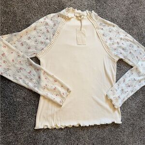 Hem & Thread Cream Floral Lace Sleeve Blouse